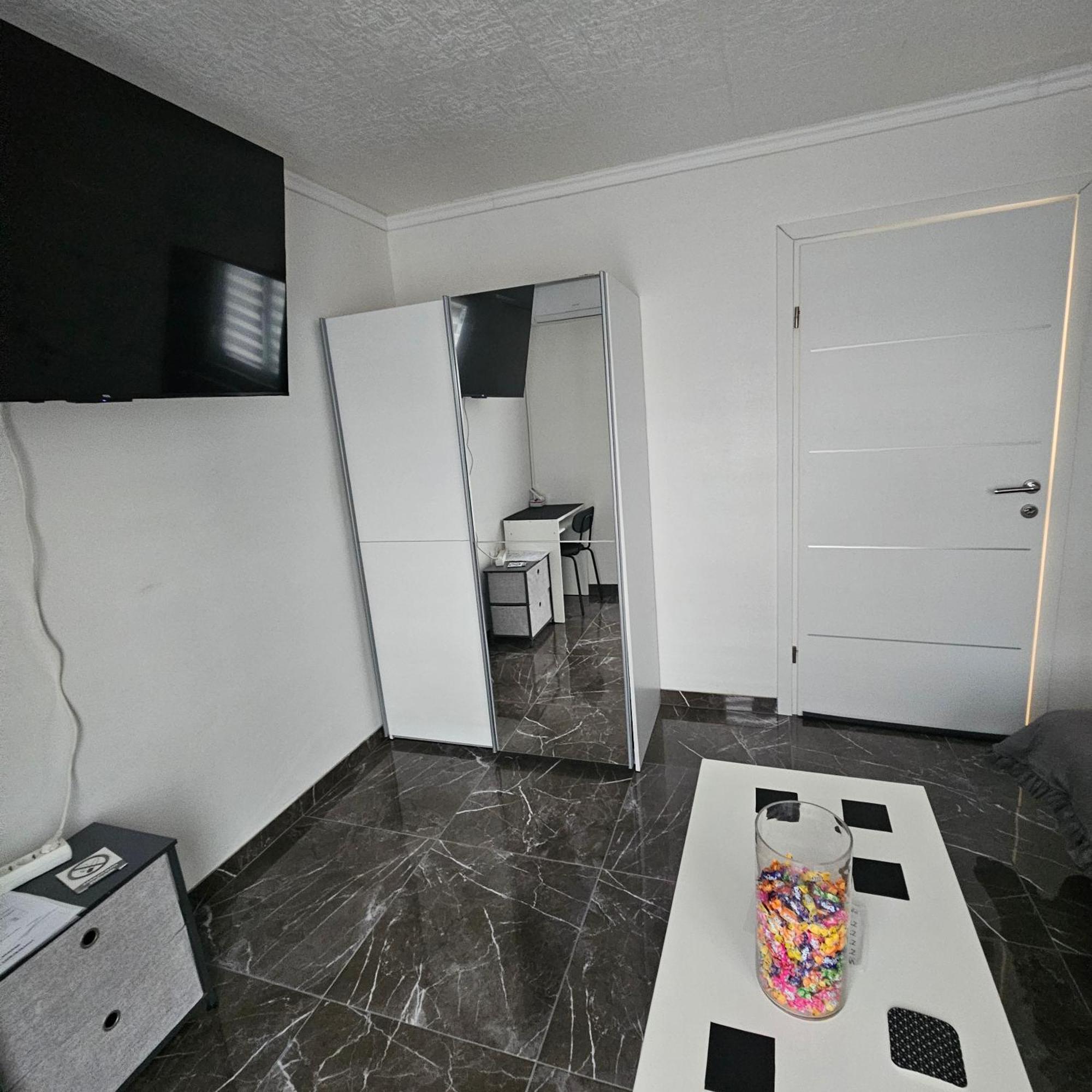 Apartmán Ena1 & Ena2 -Big Free Parking Karlovac Exteriér fotografie