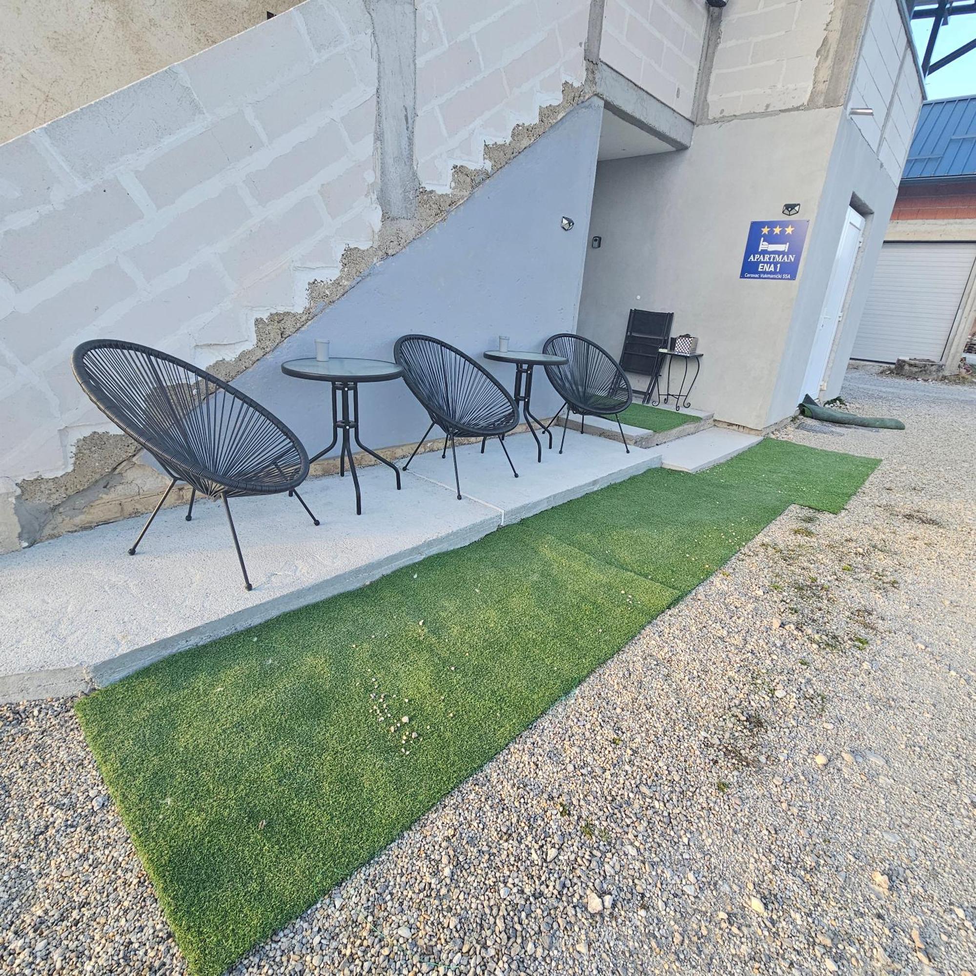 Apartmán Ena1 & Ena2 -Big Free Parking Karlovac Exteriér fotografie