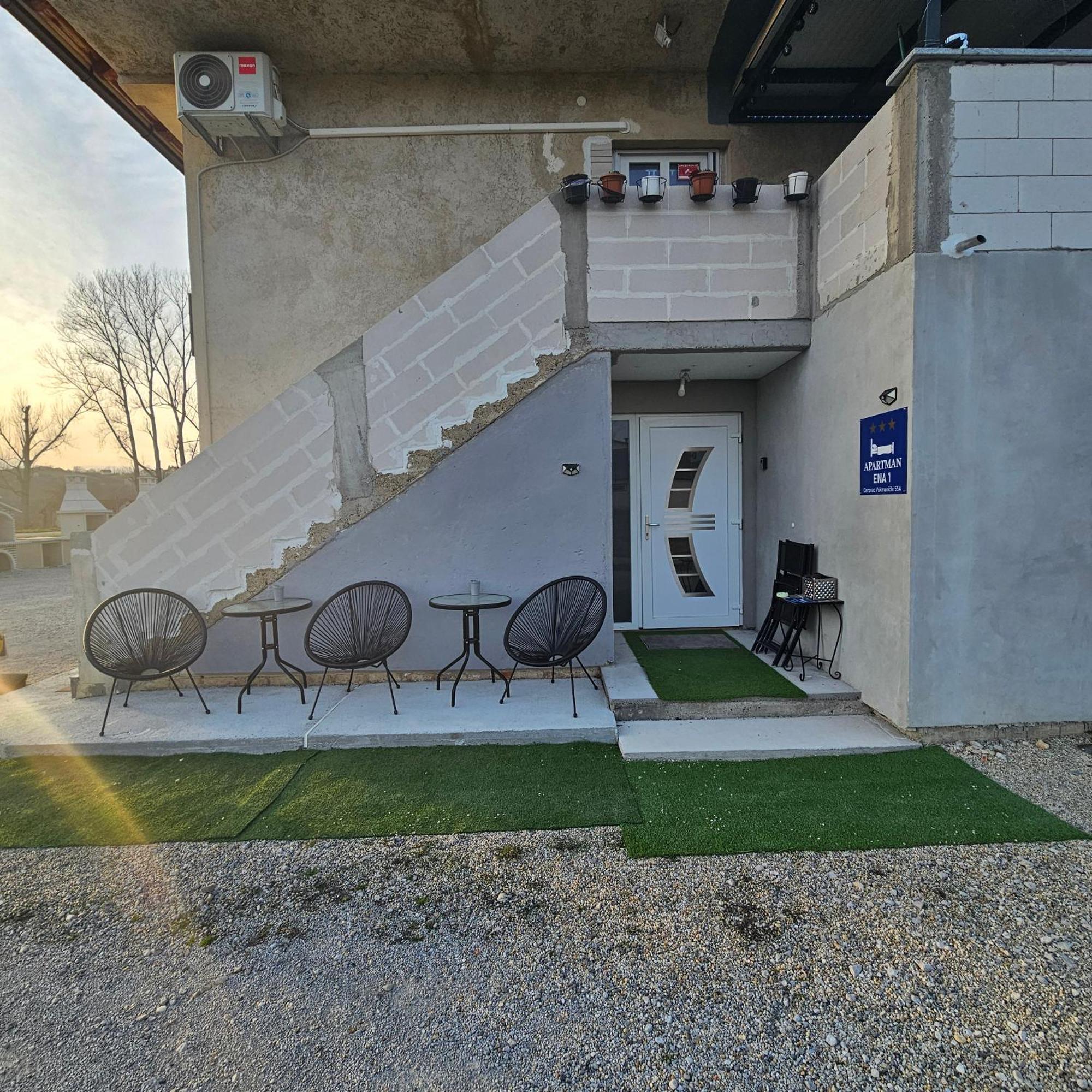 Apartmán Ena1 & Ena2 -Big Free Parking Karlovac Exteriér fotografie
