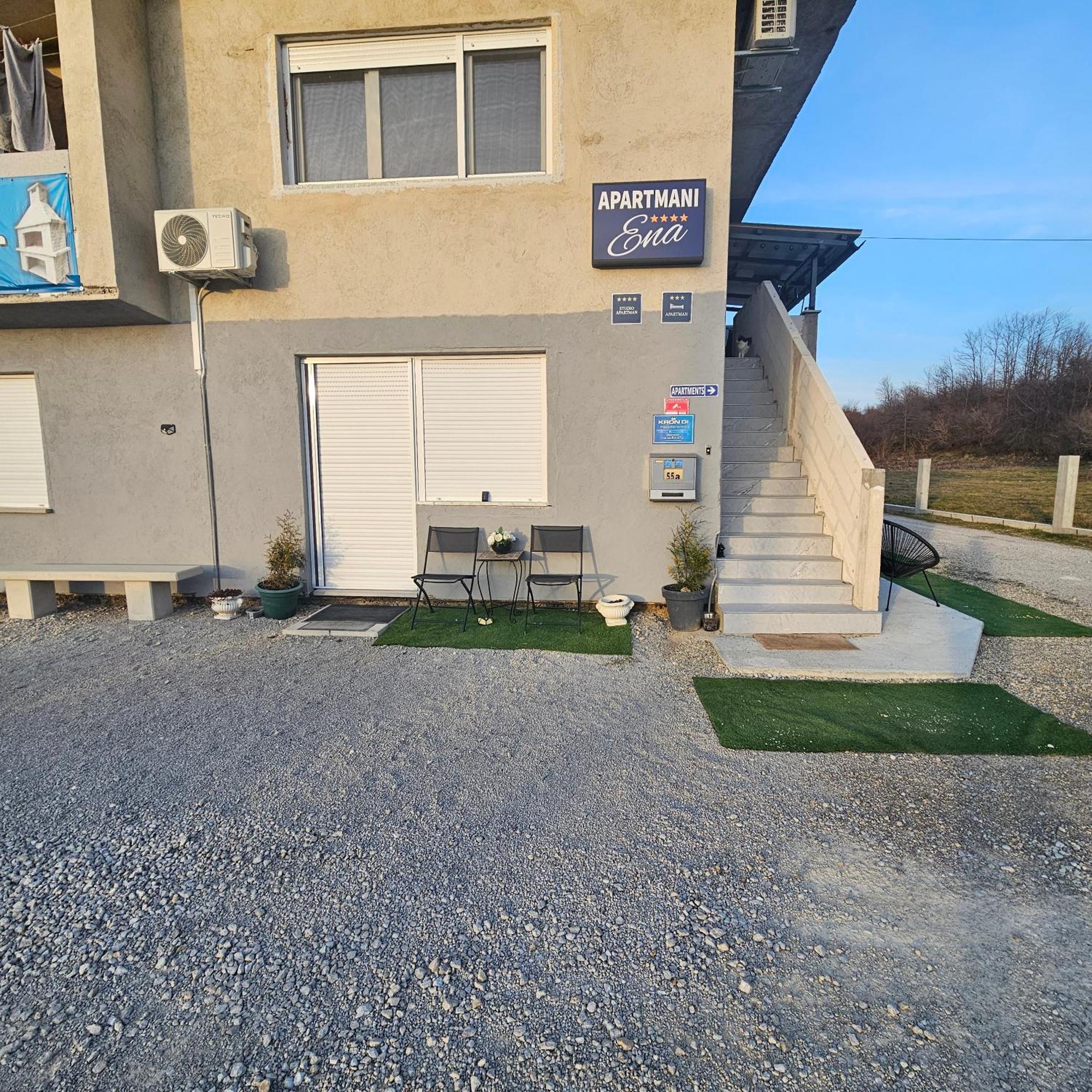 Apartmán Ena1 & Ena2 -Big Free Parking Karlovac Exteriér fotografie
